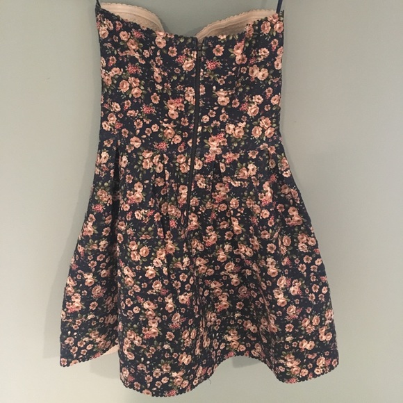 Sans Souci Floral Tea Dress - Picture 2 of 2